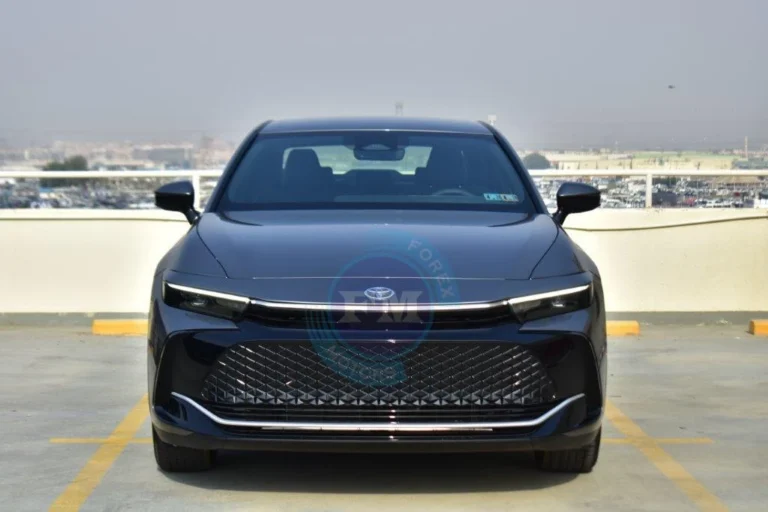 TOYOTA CROWN XLE