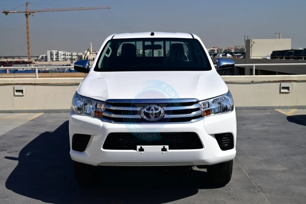 Hilux DLX-E 2.4L
