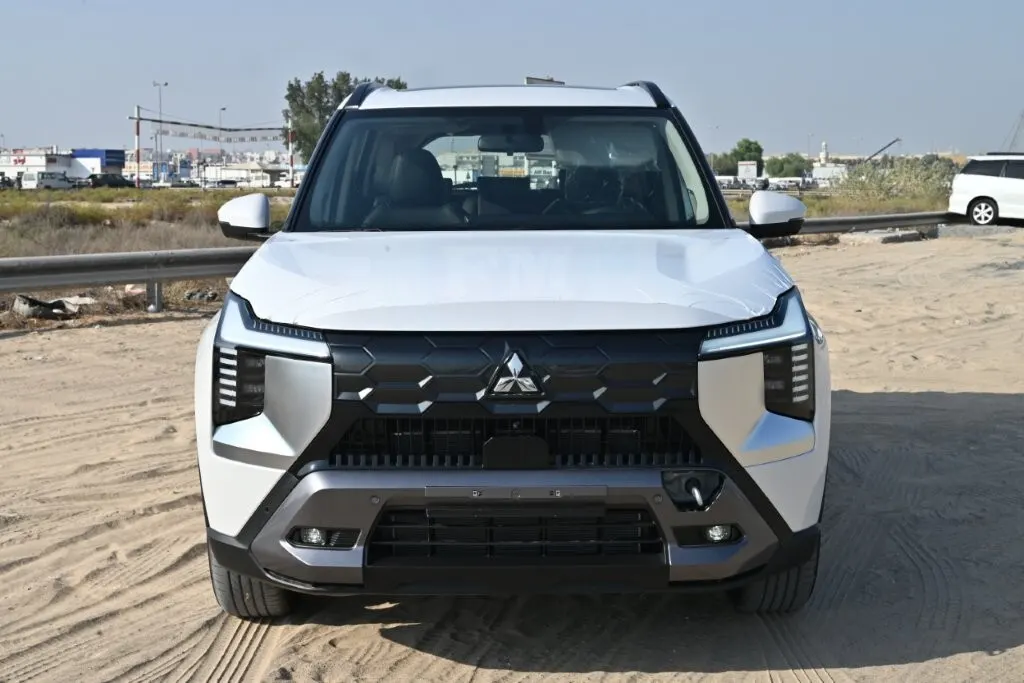 2027 MITSUBISHI DESTINATOR PREMIUM