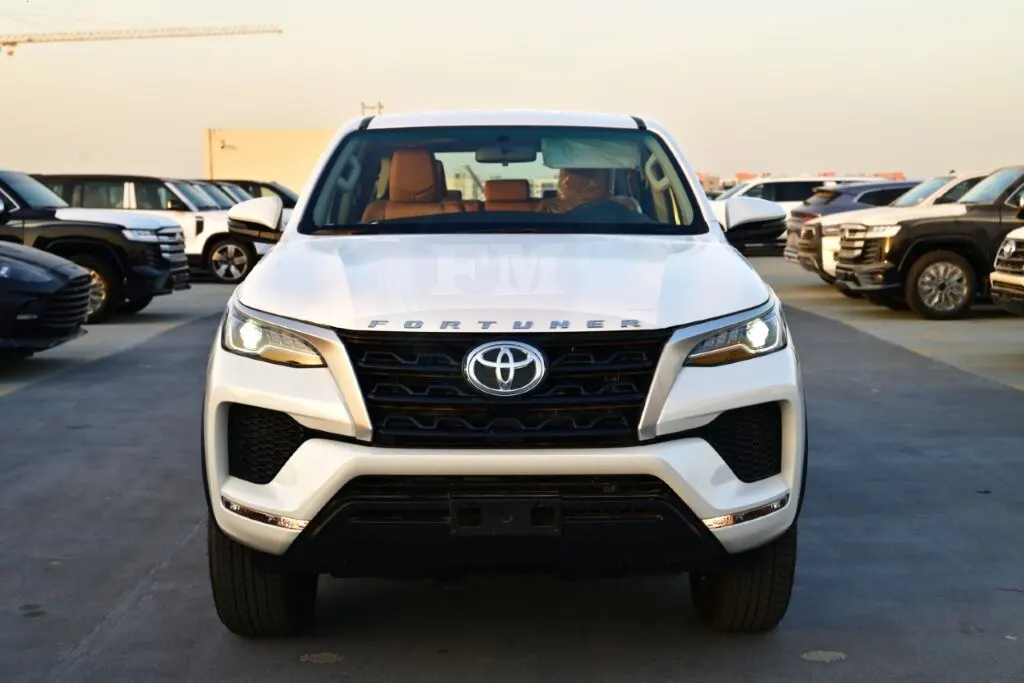 2026 TOYOTA FORTUNER E1