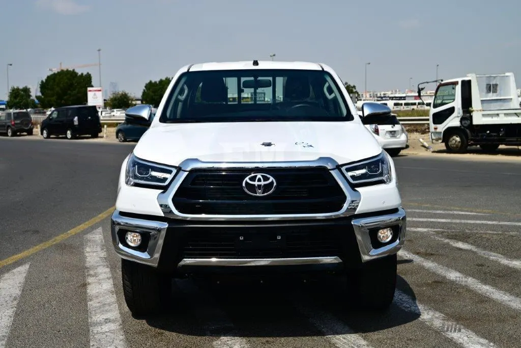 2026 TOYOTA HILUX SGLX